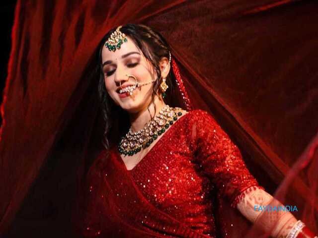 Lakmé Academy Powered By Aptech - Bridal Makeup Classes in Saguna